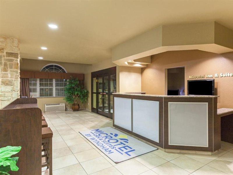 Microtel Inn & Suites By Wyndham Searcy Exterior photo